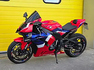 Used 2021 Honda CBR1000RR-R Fireblade Red - Interior and Exterior details 7
