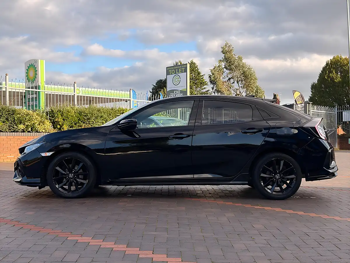 Used 2021 Honda Civic Sport Black - Interior and Exterior details 10