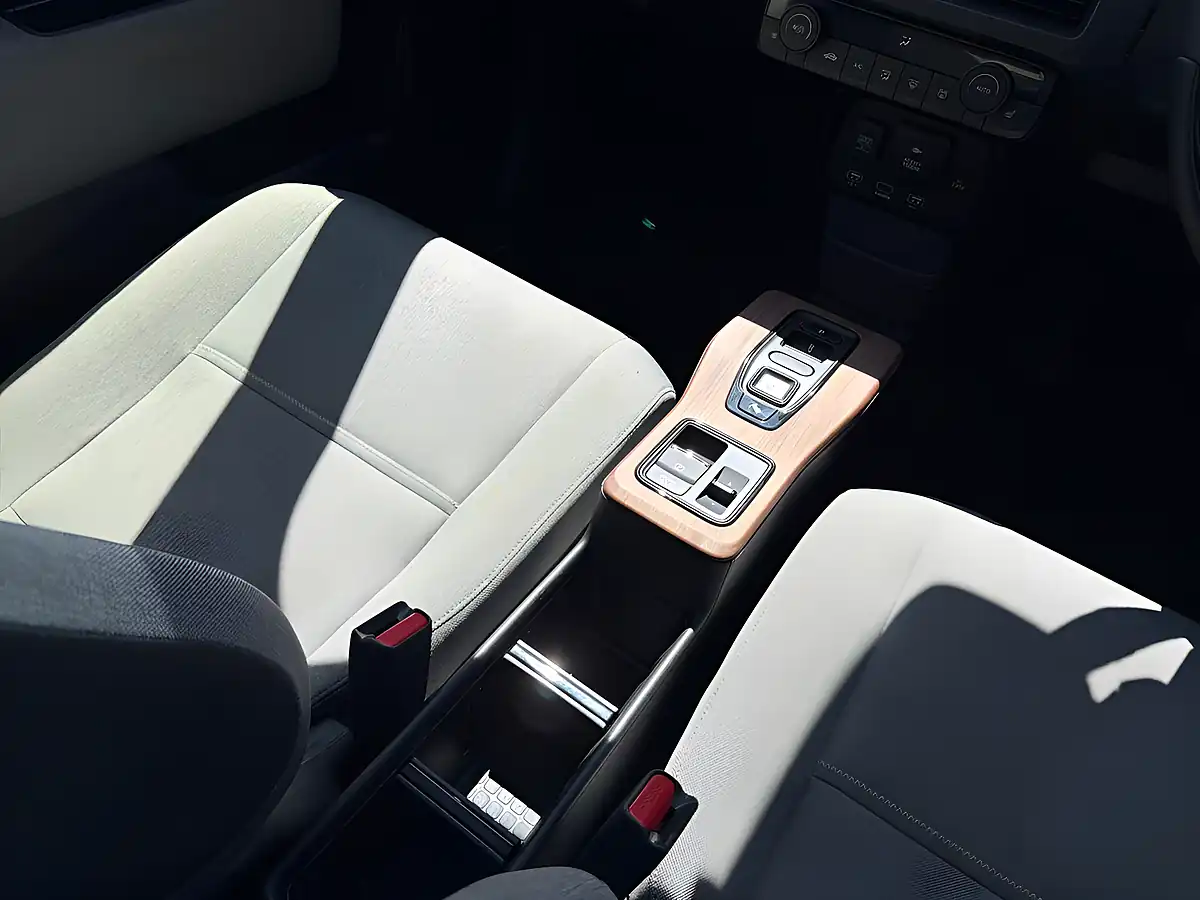 Used 2021 Honda E Advance White - Interior and Exterior details 12