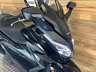 Used 2021 Honda Forza Maxi Black - Interior and Exterior details 10
