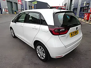 Used 2021 Honda Jazz Se Platinum White - Interior and Exterior details 10