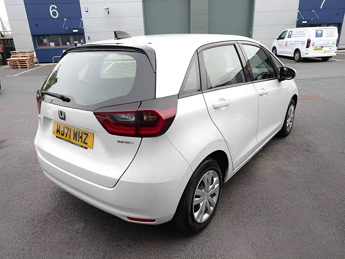 Used 2021 Honda Jazz Se Platinum White - Interior and Exterior details 12