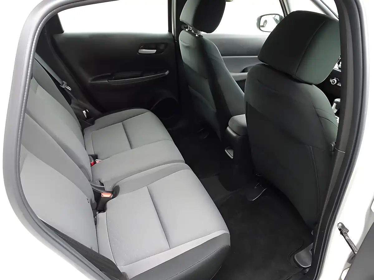 Used 2021 Honda Jazz Se Platinum White - Interior and Exterior details 13