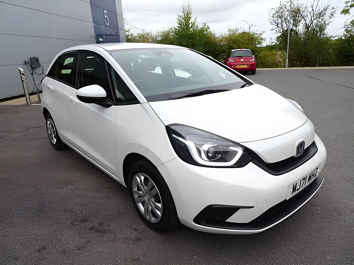 Used 2021 Honda Jazz Se Platinum White - Interior and Exterior details 16