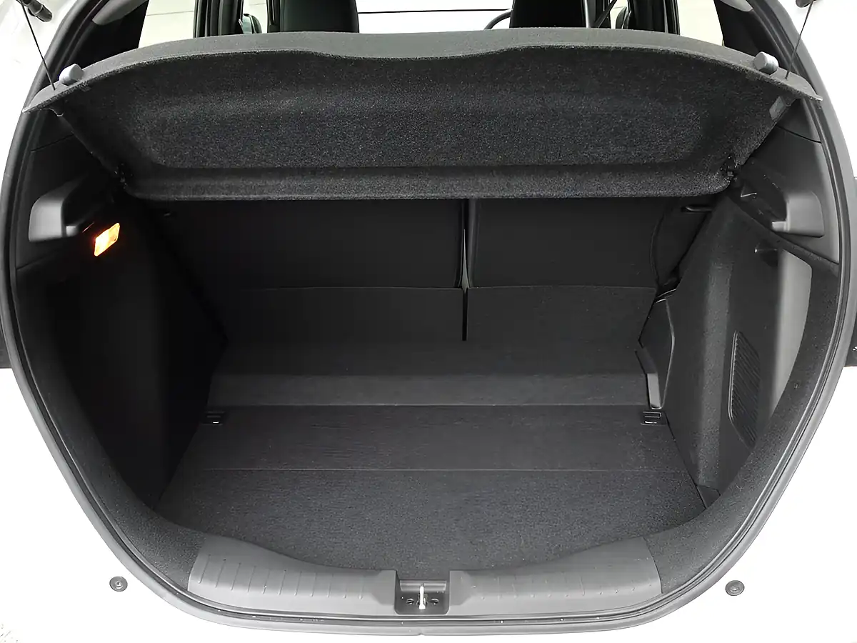 Used 2021 Honda Jazz Se Platinum White - Interior and Exterior details 18
