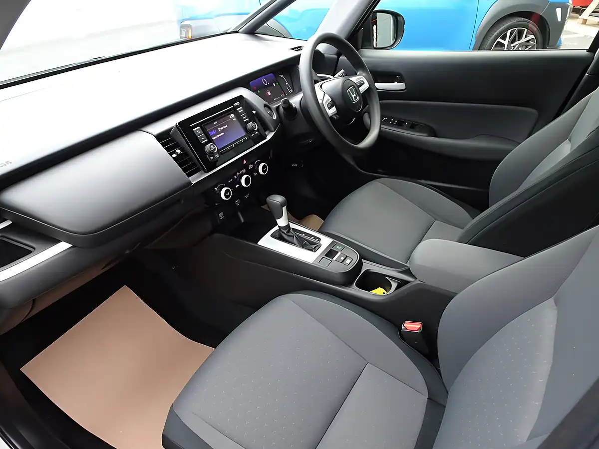 Used 2021 Honda Jazz Se Platinum White - Interior and Exterior details 6