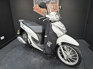 Used 2021 Honda SH125 White - Interior and Exterior details 3