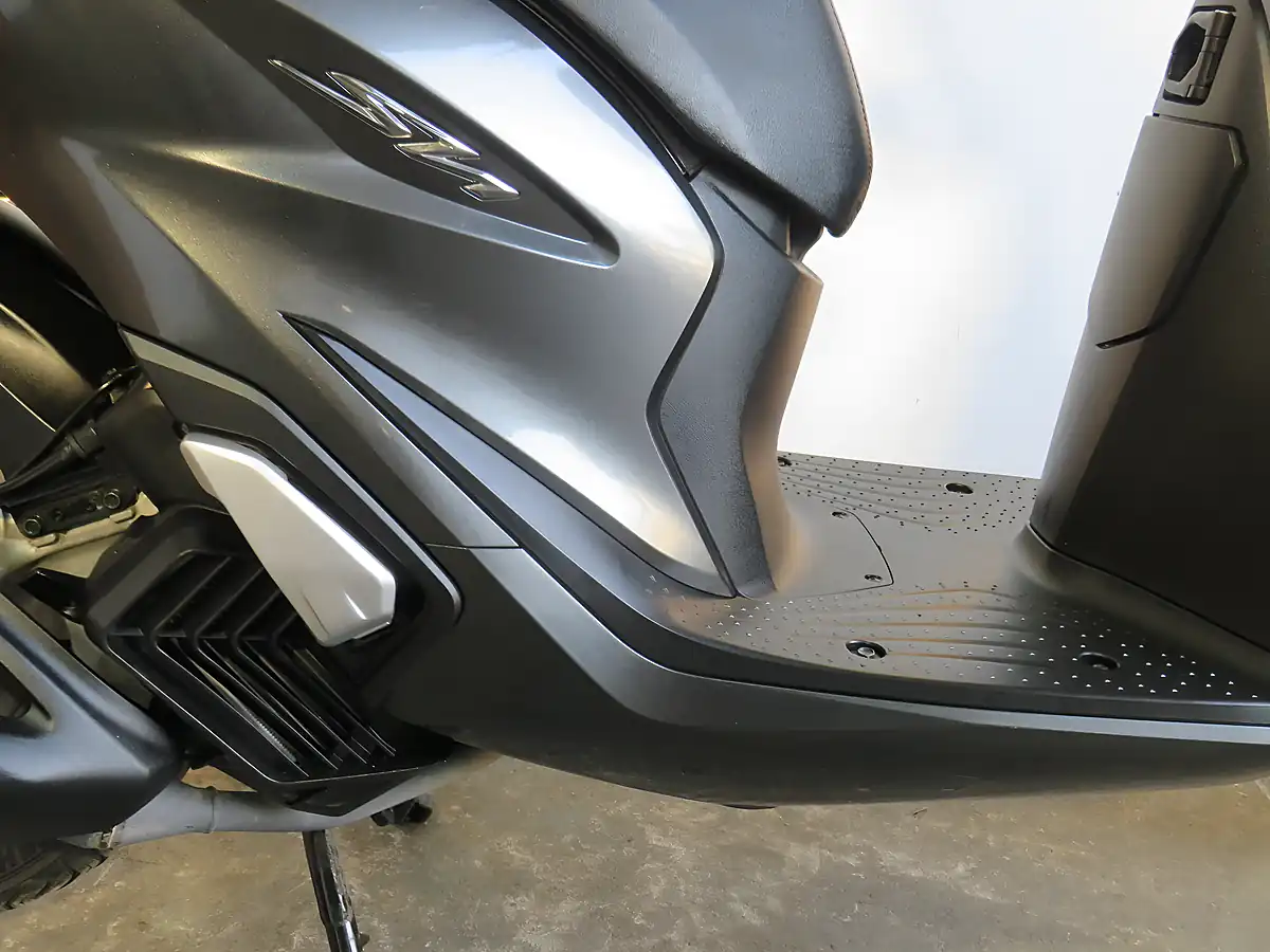 Used 2021 Honda SH125I Grey - Interior and Exterior details 10