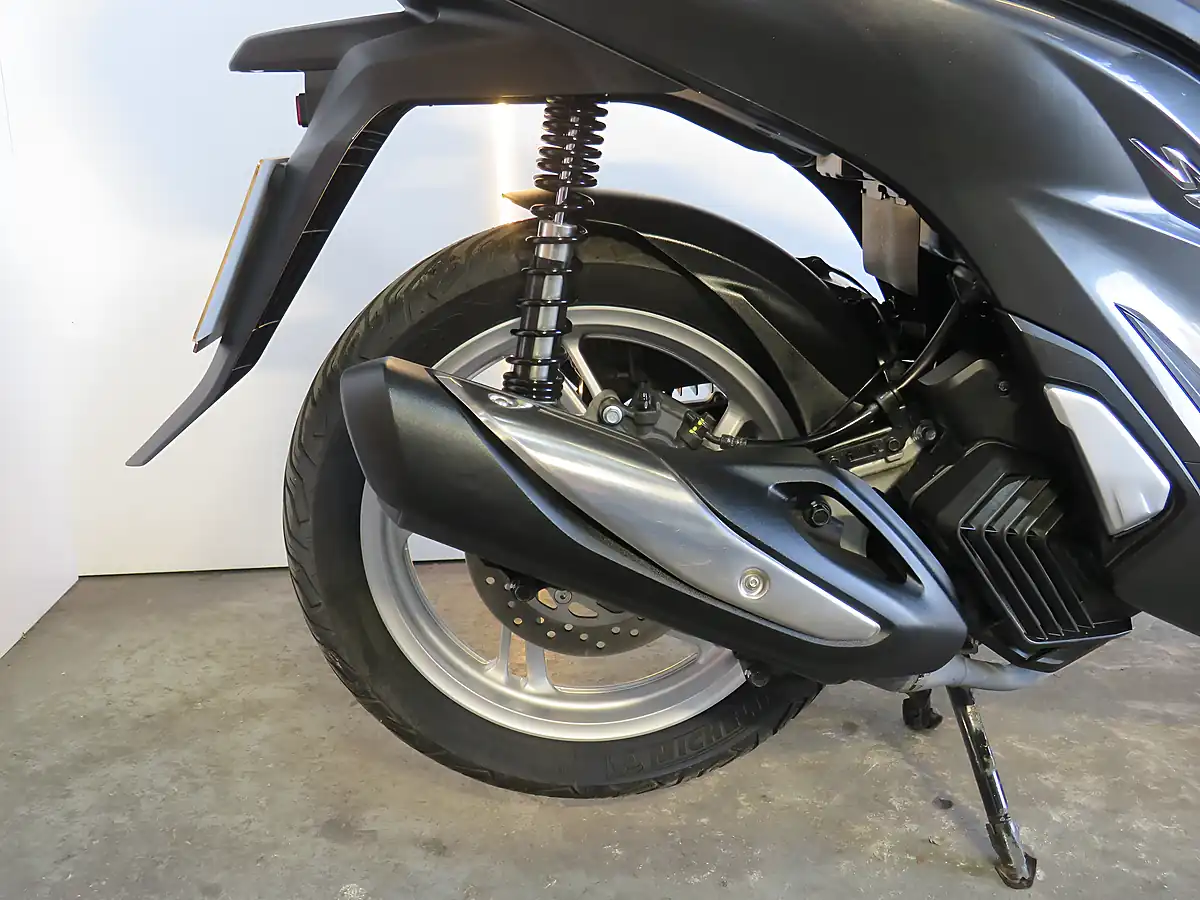 Used 2021 Honda SH125I Grey - Interior and Exterior details 2