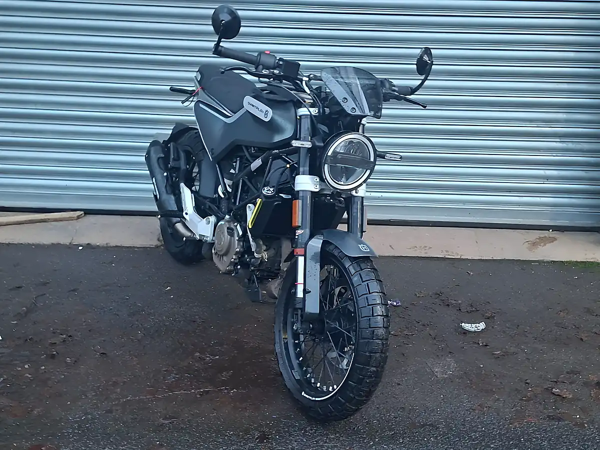 Used 2021 Husqvarna Svartpilen Black - Interior and Exterior details 2