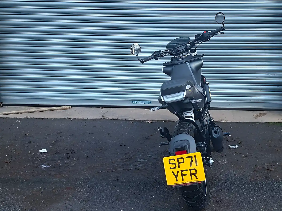 Used 2021 Husqvarna Svartpilen Black - Interior and Exterior details 7