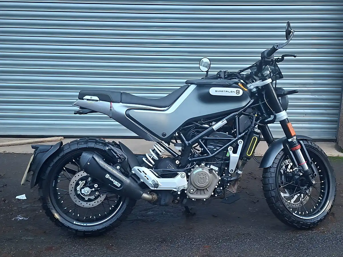 Used 2021 Husqvarna Svartpilen Black - Interior and Exterior details 9