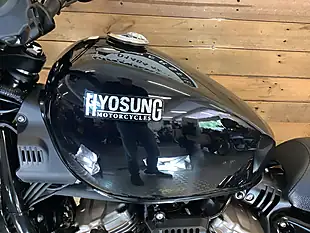 Used 2021 Hyosung Gv S Aquila Black - Interior and Exterior details 10