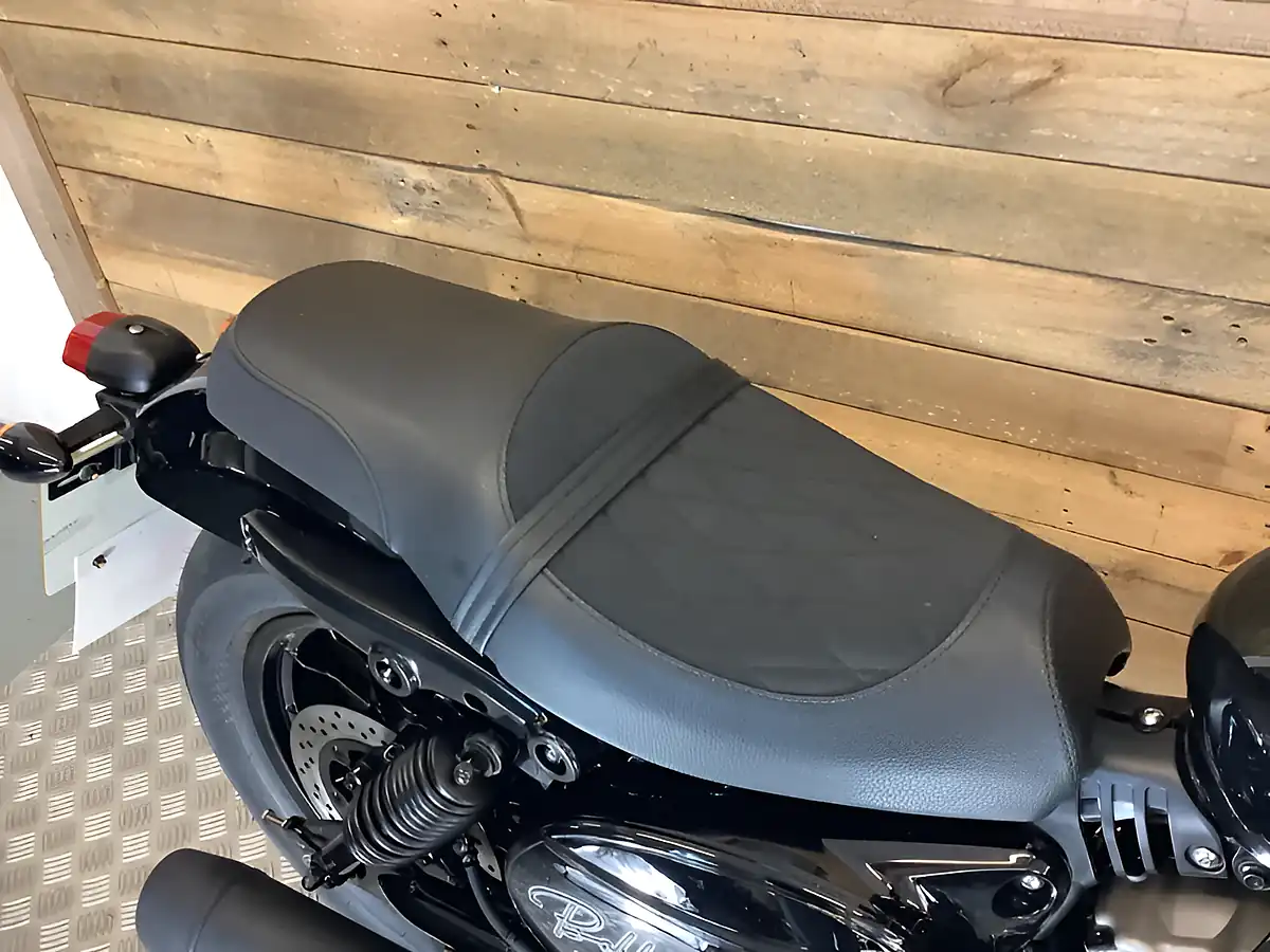 Used 2021 Hyosung Gv S Aquila Black - Interior and Exterior details 14