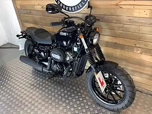 Used 2021 Hyosung Gv S Aquila Black - Interior and Exterior details 5