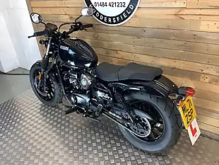 Used 2021 Hyosung Gv S Aquila Black - Interior and Exterior details 6