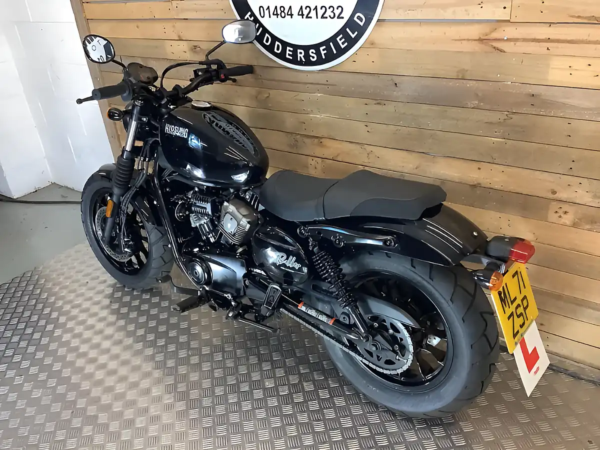 Used 2021 Hyosung Gv S Aquila Black - Interior and Exterior details 6