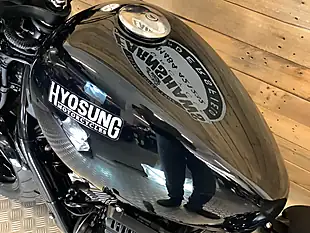 Used 2021 Hyosung Gv S Aquila Black - Interior and Exterior details 9