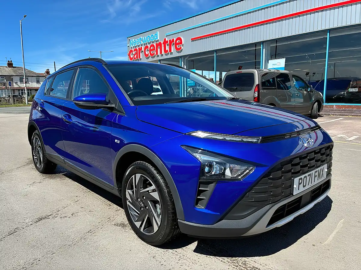 Used 2021 Hyundai Bayon Se Connect Intense Blue - Front View
