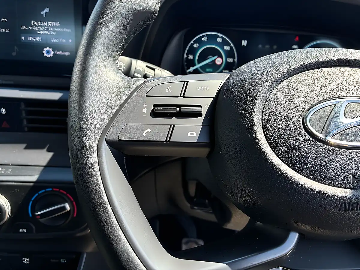 Used 2021 Hyundai Bayon Se Connect Intense Blue - Interior and Exterior details 10