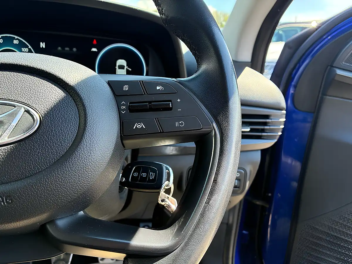 Used 2021 Hyundai Bayon Se Connect Intense Blue - Interior and Exterior details 11