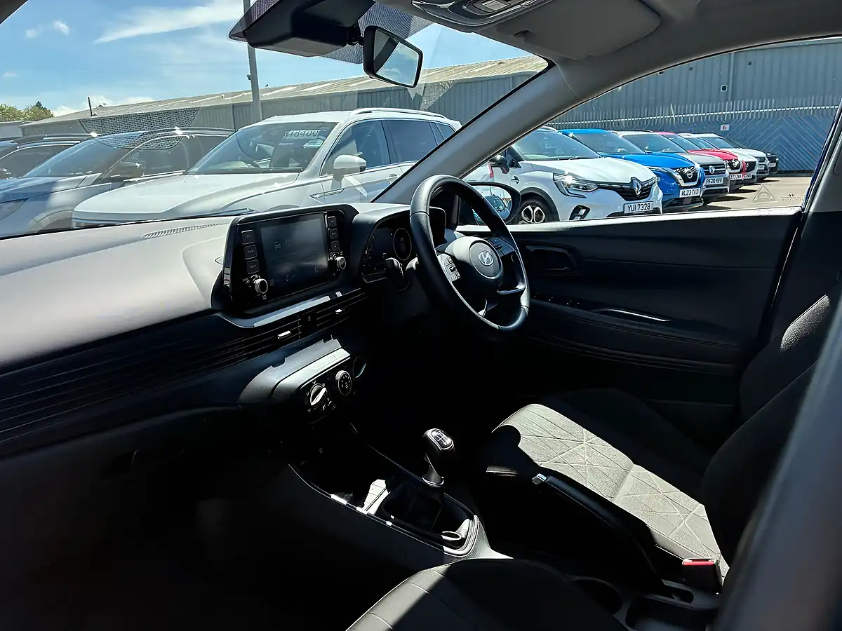 Used 2021 Hyundai Bayon Se Connect Intense Blue - Interior and Exterior details 14