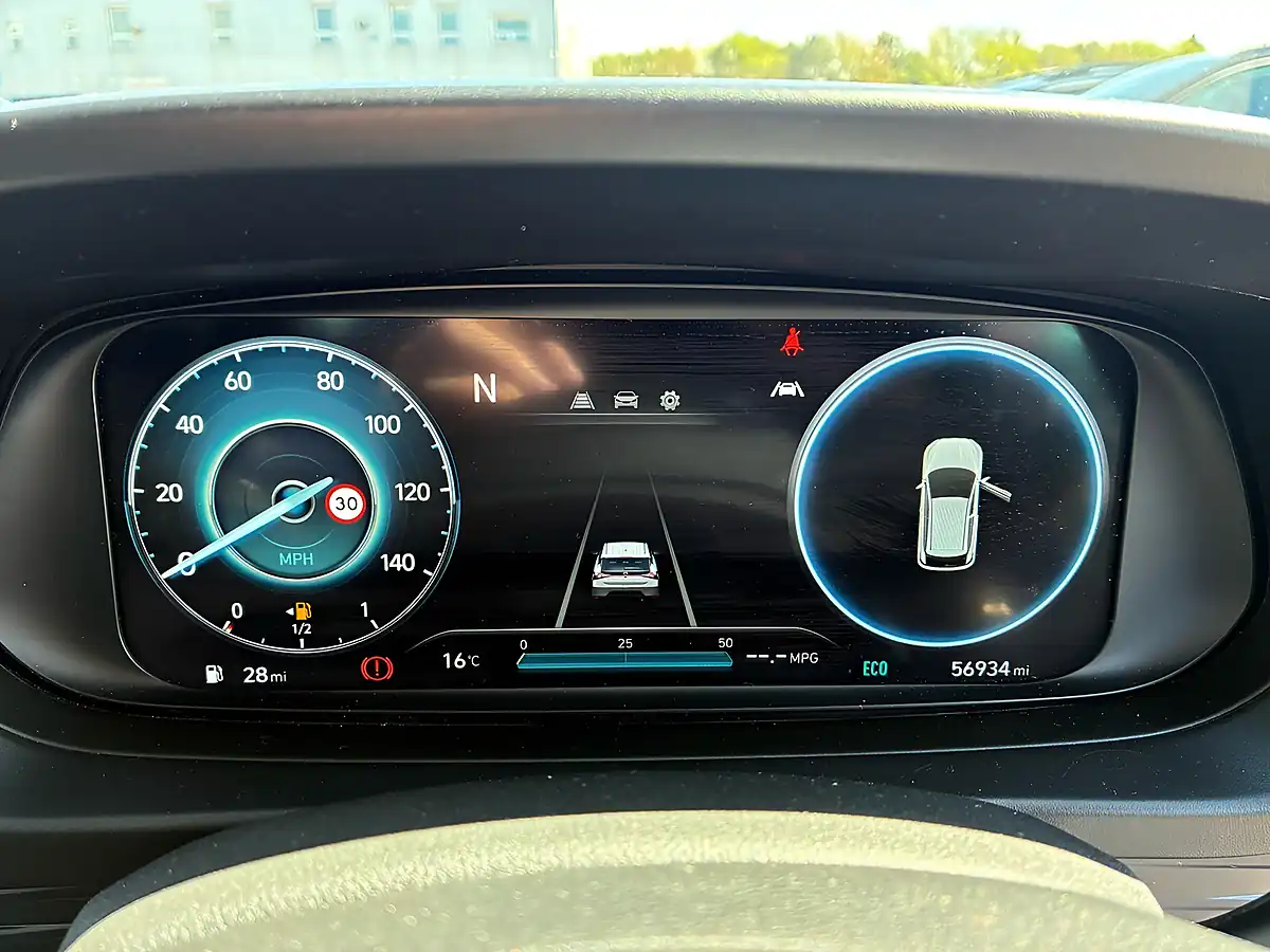 Used 2021 Hyundai Bayon Se Connect Intense Blue - Interior and Exterior details 17