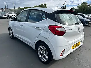 Used 2021 Hyundai I10 Se Connect White - Interior and Exterior details 11