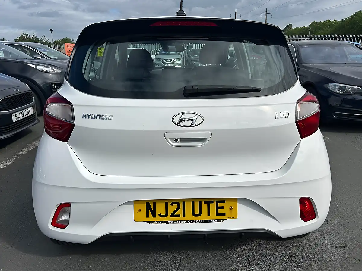 Used 2021 Hyundai I10 Se Connect White - Interior and Exterior details 12