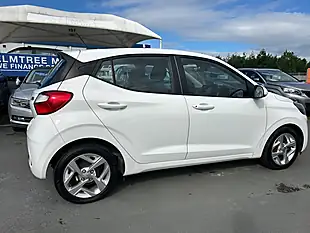 Used 2021 Hyundai I10 Se Connect White - Interior and Exterior details 14