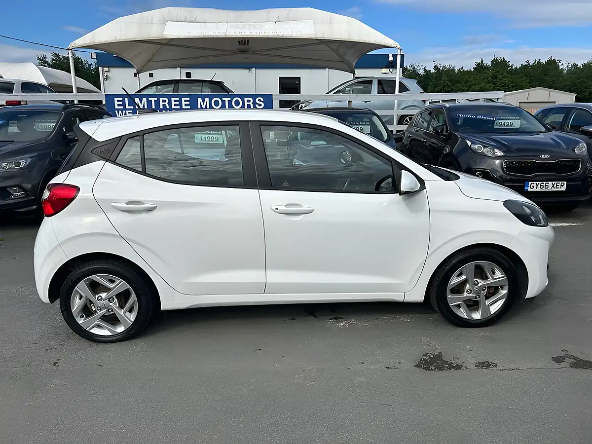 Used 2021 Hyundai I10 Se Connect White - Interior and Exterior details 15
