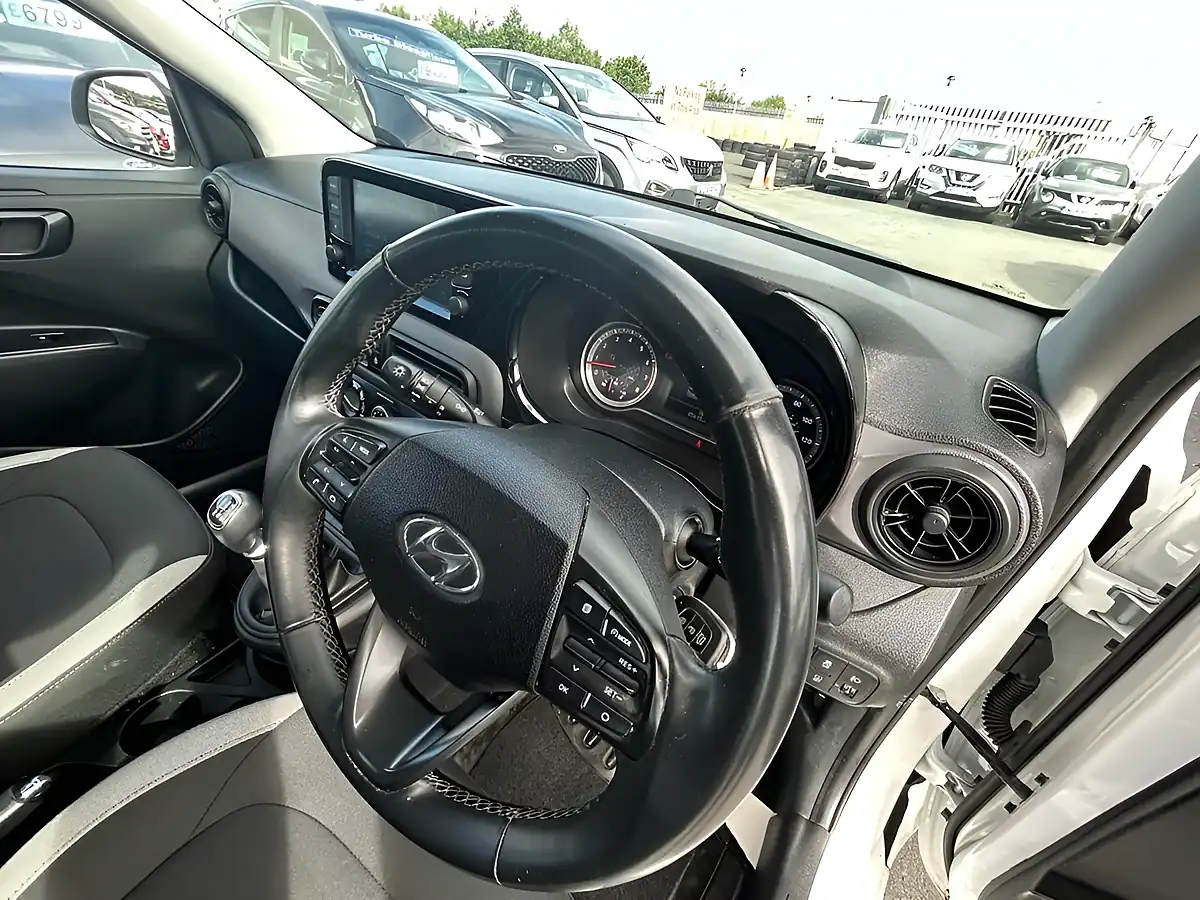 Used 2021 Hyundai I10 Se Connect White - Interior and Exterior details 2
