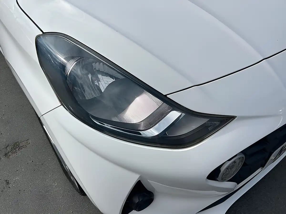 Used 2021 Hyundai I10 Se Connect White - Interior and Exterior details 9