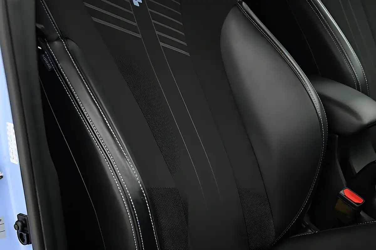 Used 2021 Hyundai I20 N Blue - Interior and Exterior details 13