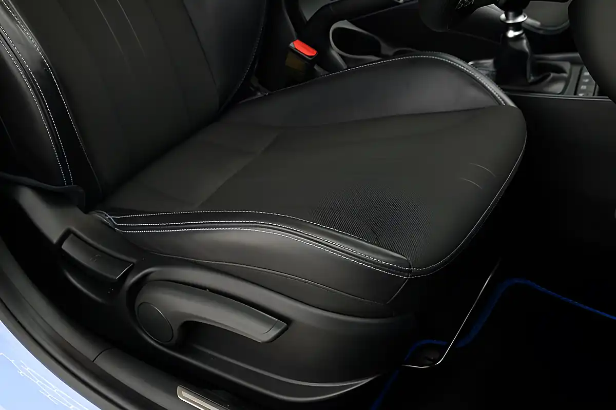 Used 2021 Hyundai I20 N Blue - Interior and Exterior details 14