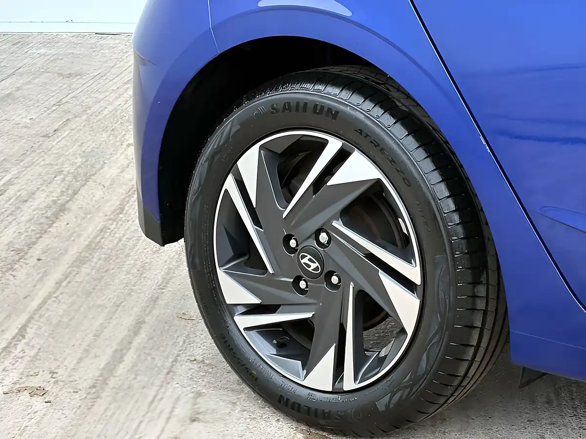 Used 2021 Hyundai i20 Se Connect Intense Blue - Interior and Exterior details 10