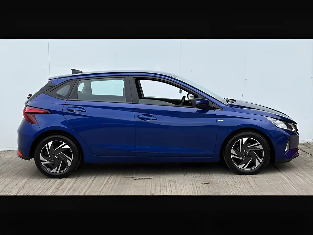 Used 2021 Hyundai i20 Se Connect Intense Blue - Interior and Exterior details 12