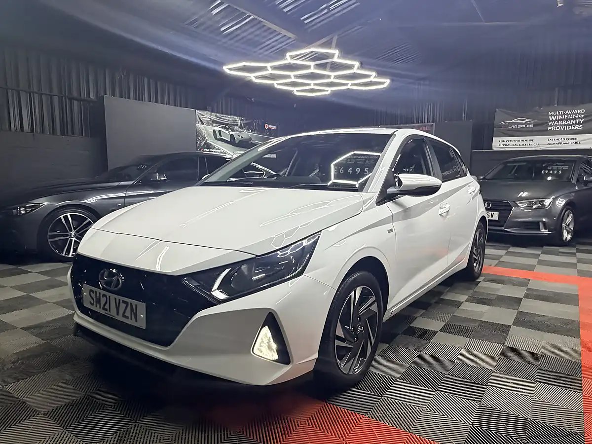 Used 2021 Hyundai I20 Se Connect White - Interior and Exterior details 11