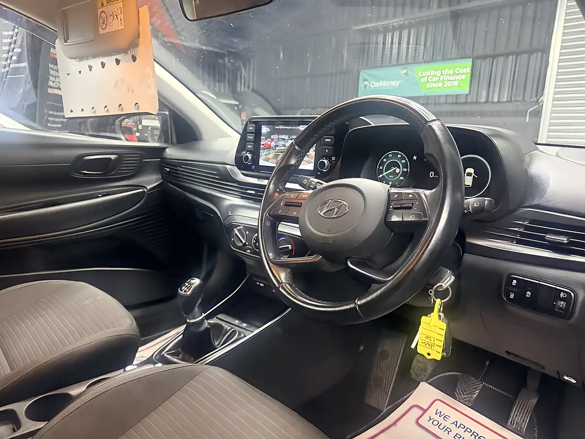 Used 2021 Hyundai I20 Se Connect White - Interior and Exterior details 18