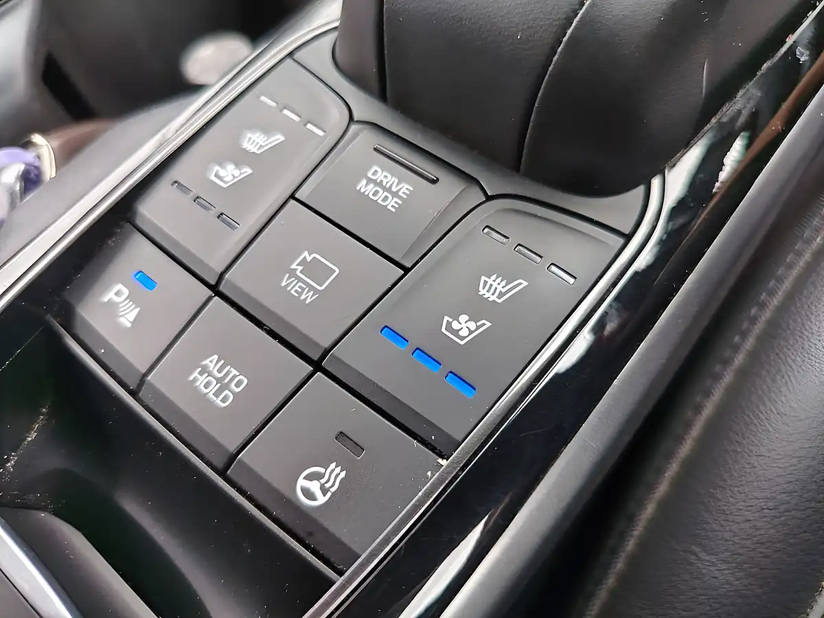 Used 2021 Hyundai Ioniq Premium Se White - Interior and Exterior details 19