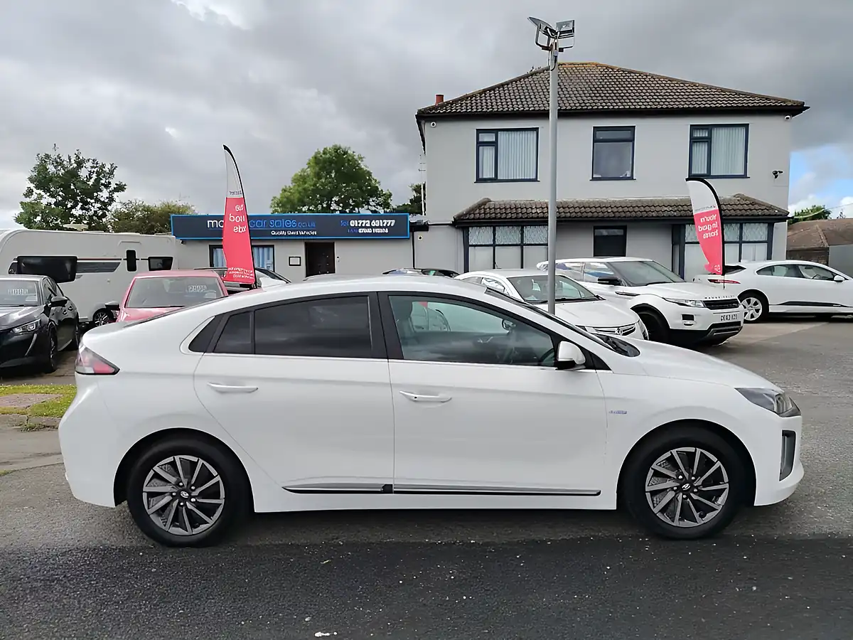 Used 2021 Hyundai Ioniq Premium Se White - Interior and Exterior details 9