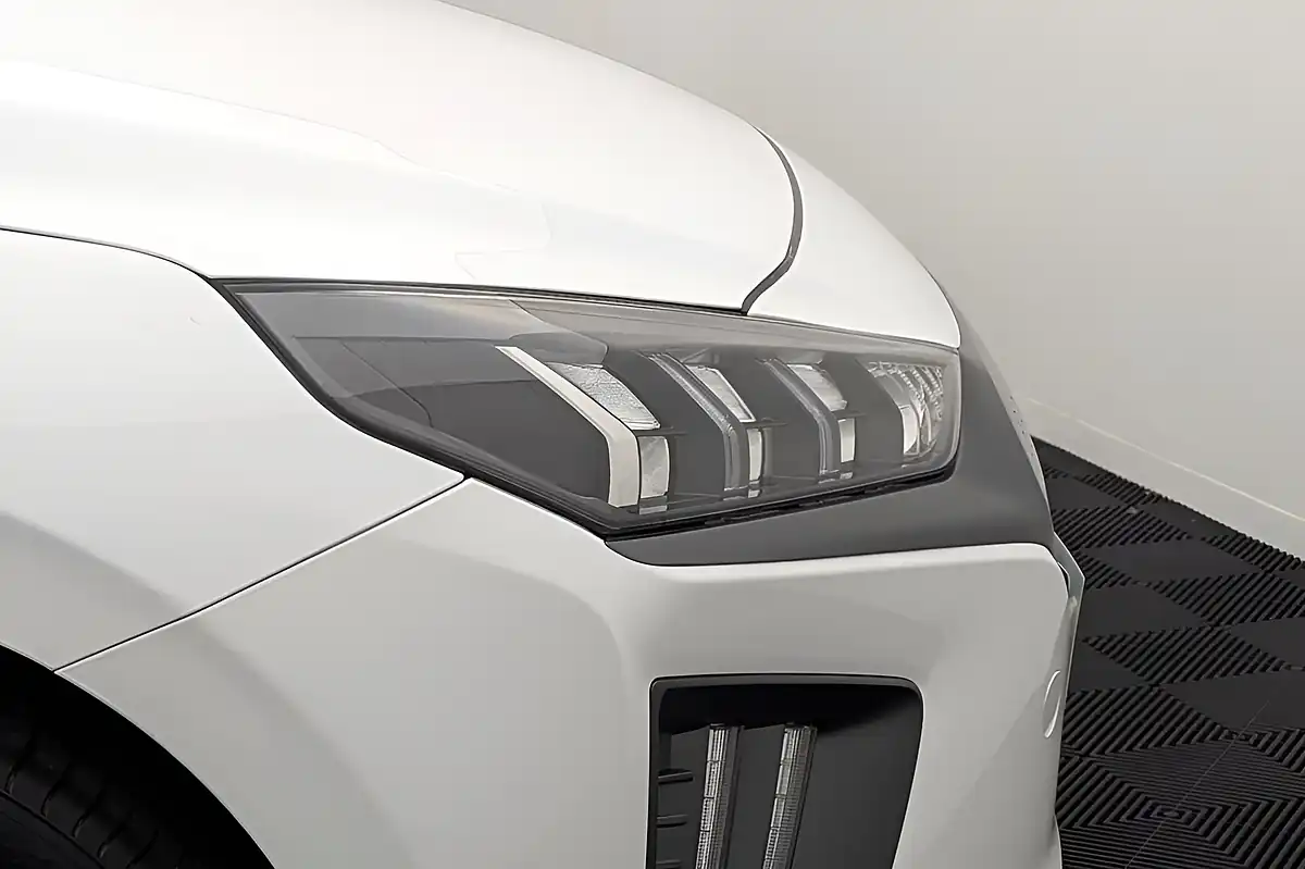 Used 2021 Hyundai Ioniq Premium White - Interior and Exterior details 17
