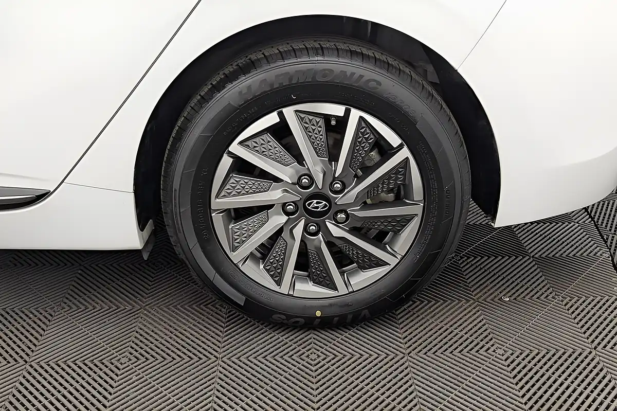 Used 2021 Hyundai Ioniq Premium White - Interior and Exterior details 20