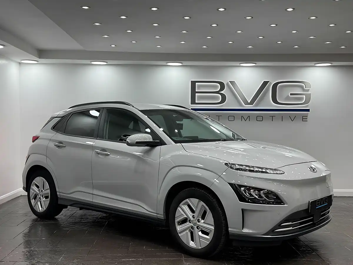 Used 2021 Hyundai Kona Premium Grey - Front View