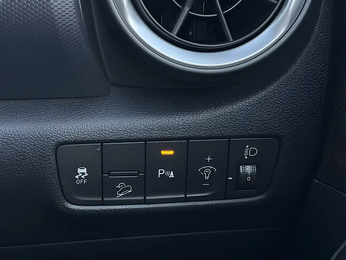 Used 2021 Hyundai Kona Premium Red - Interior and Exterior details 19