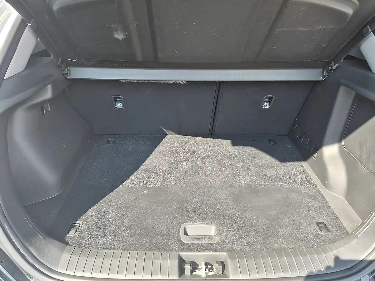 Used 2021 Hyundai Kona Premium White - Interior and Exterior details 10