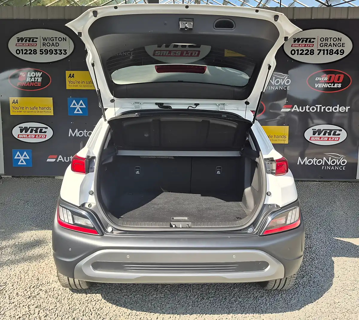 Used 2021 Hyundai Kona Premium White - Interior and Exterior details 9