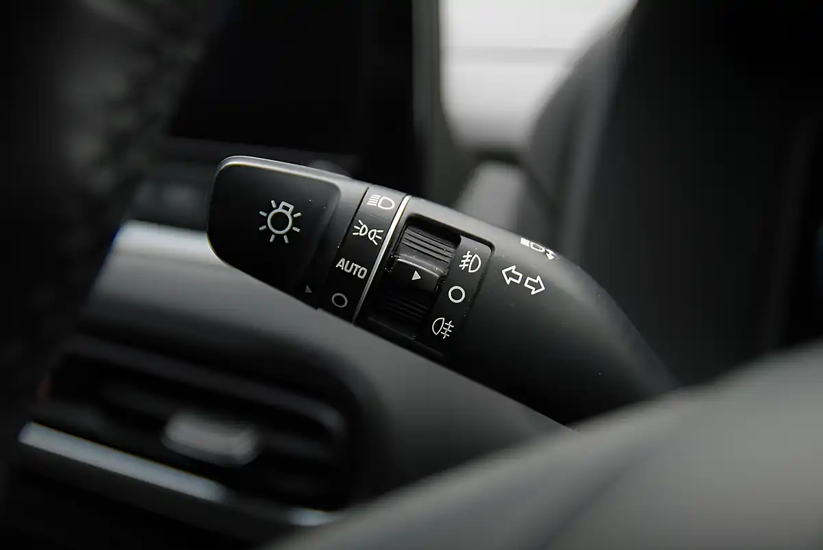 Used 2021 Hyundai Kona Premium White - Interior and Exterior details 6