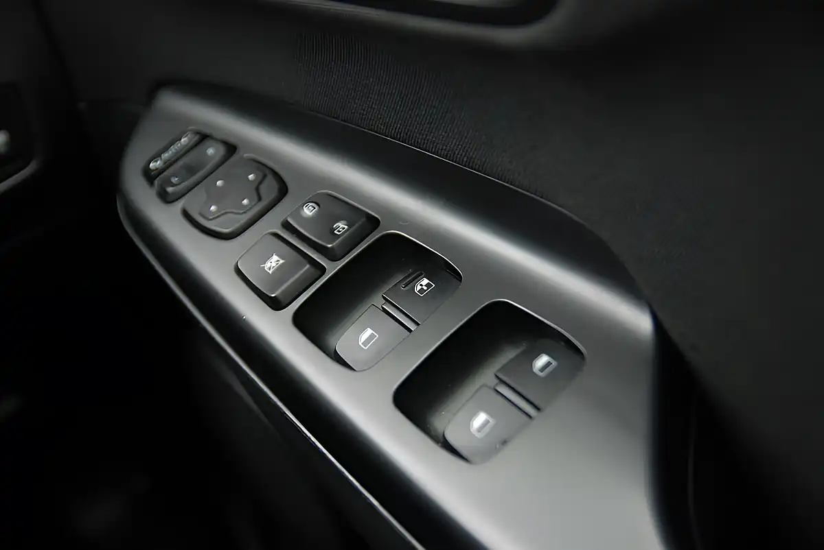 Used 2021 Hyundai Kona Premium White - Interior and Exterior details 7