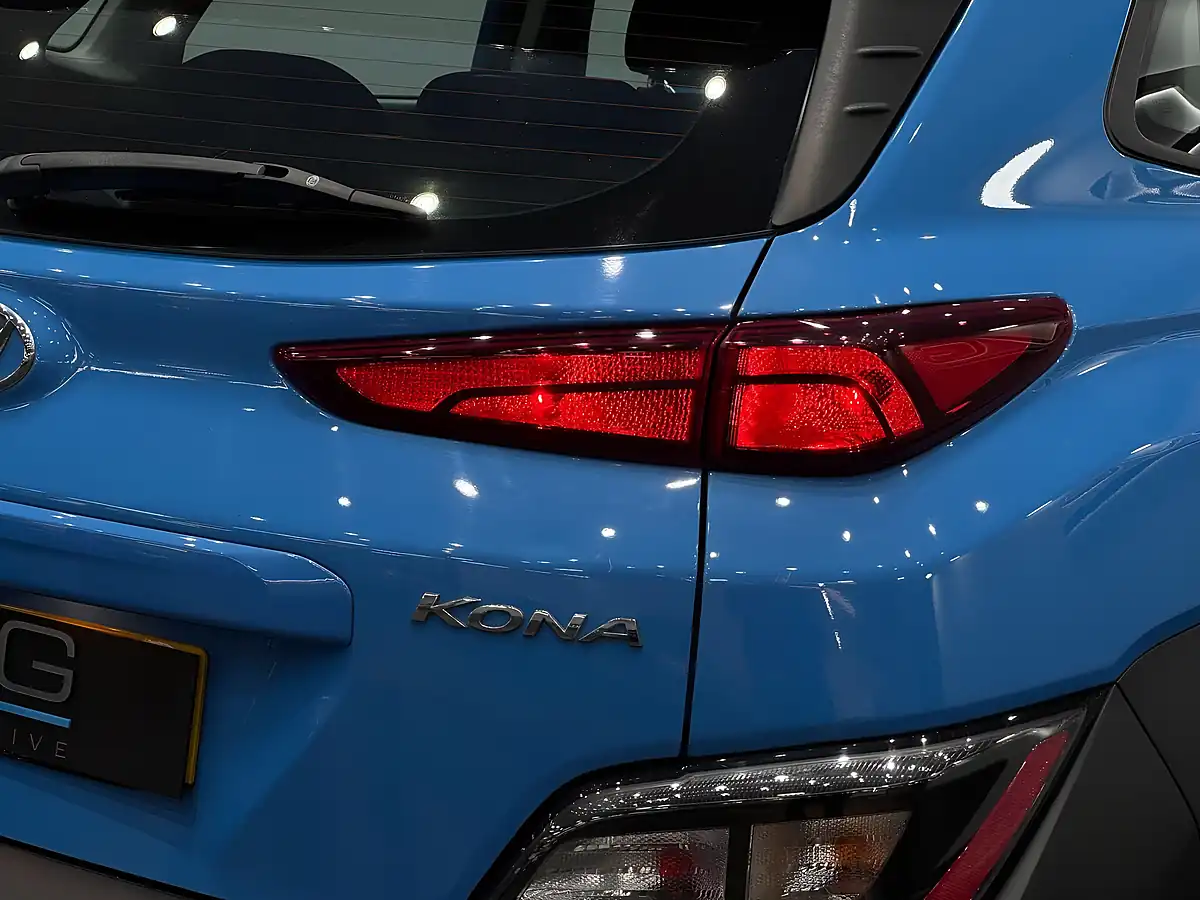 Used 2021 Hyundai Kona Se Connect Blue - Interior and Exterior details 12